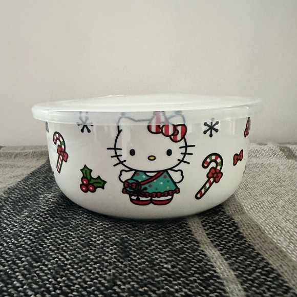 Large Hello Kitty Christmas Storage Bowls with Lid - Picture 4 of 4